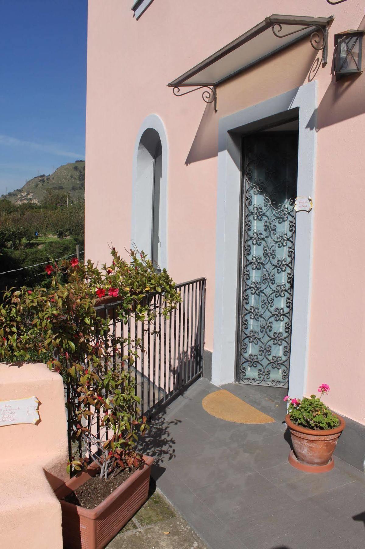 Aparthotel Flegrea House Pozzuoli Exteriér fotografie